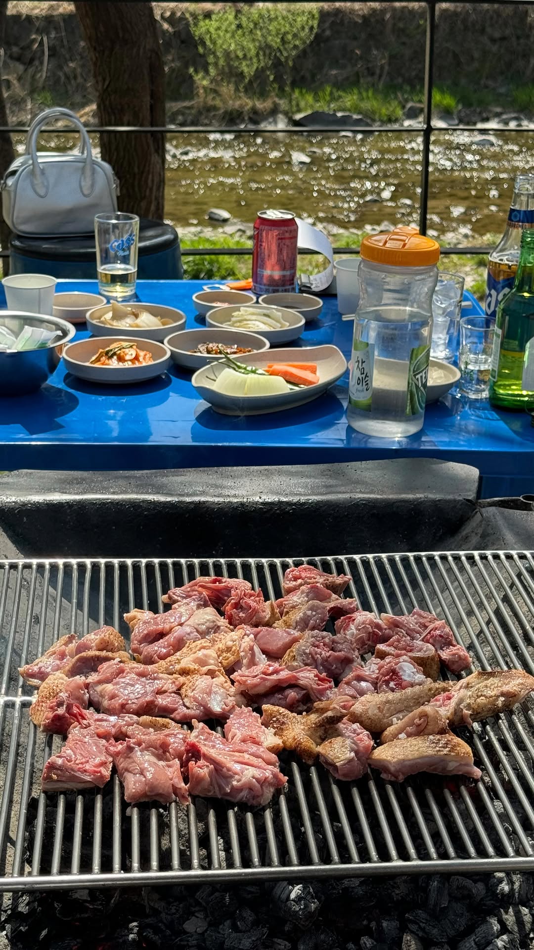 자연 속에서 즐기는 오리 요리